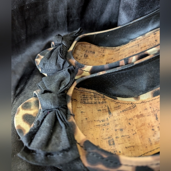 Wedge heels by Rampage, sz 10 - leopard, cork, and bows - Picture 3 of 5